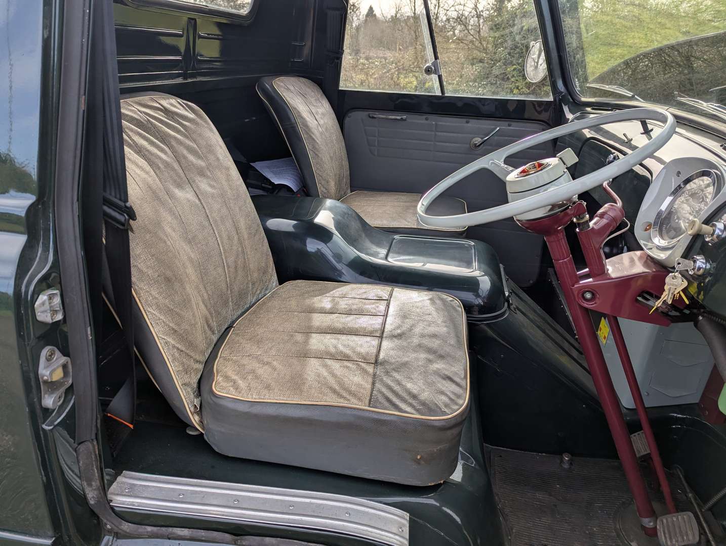 <p>1961 THAMES 400E</p>