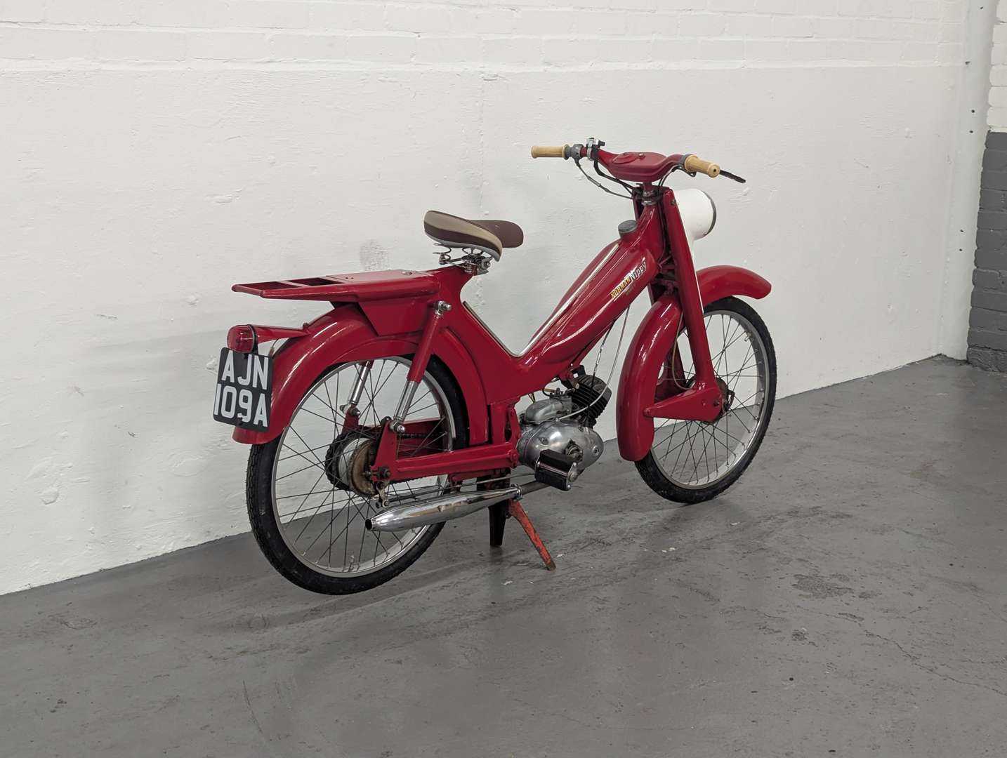 <p>1962 NORMAN NIPPY MOPED</p>