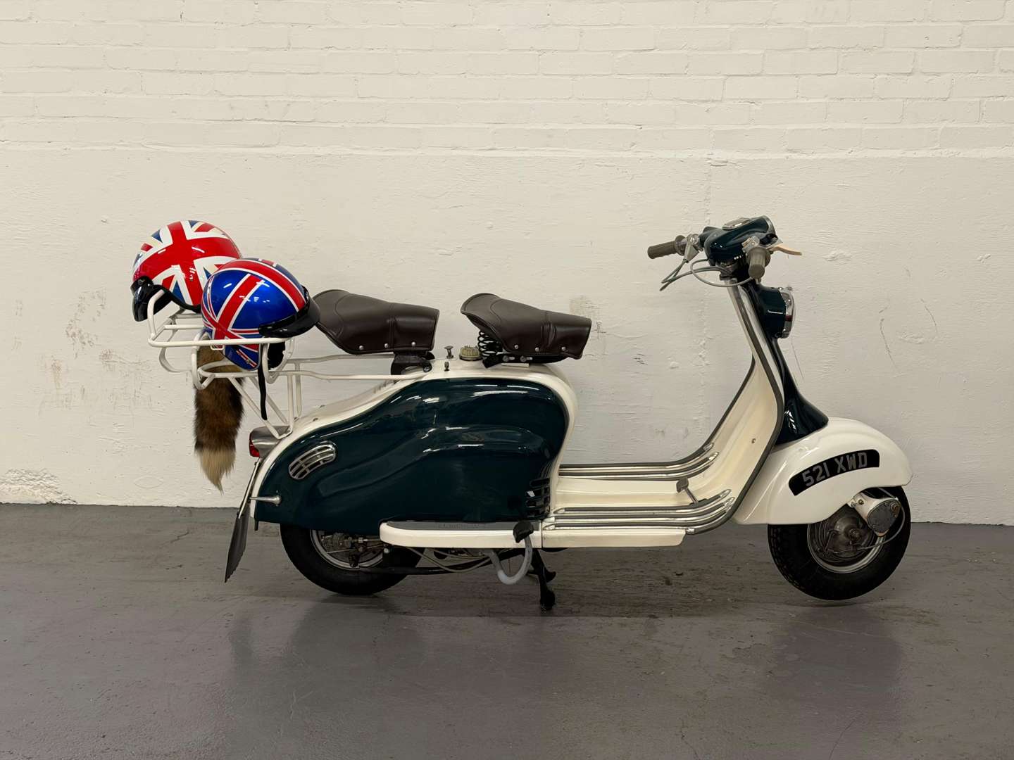 <p>1956 LAMBRETTA LD150</p>