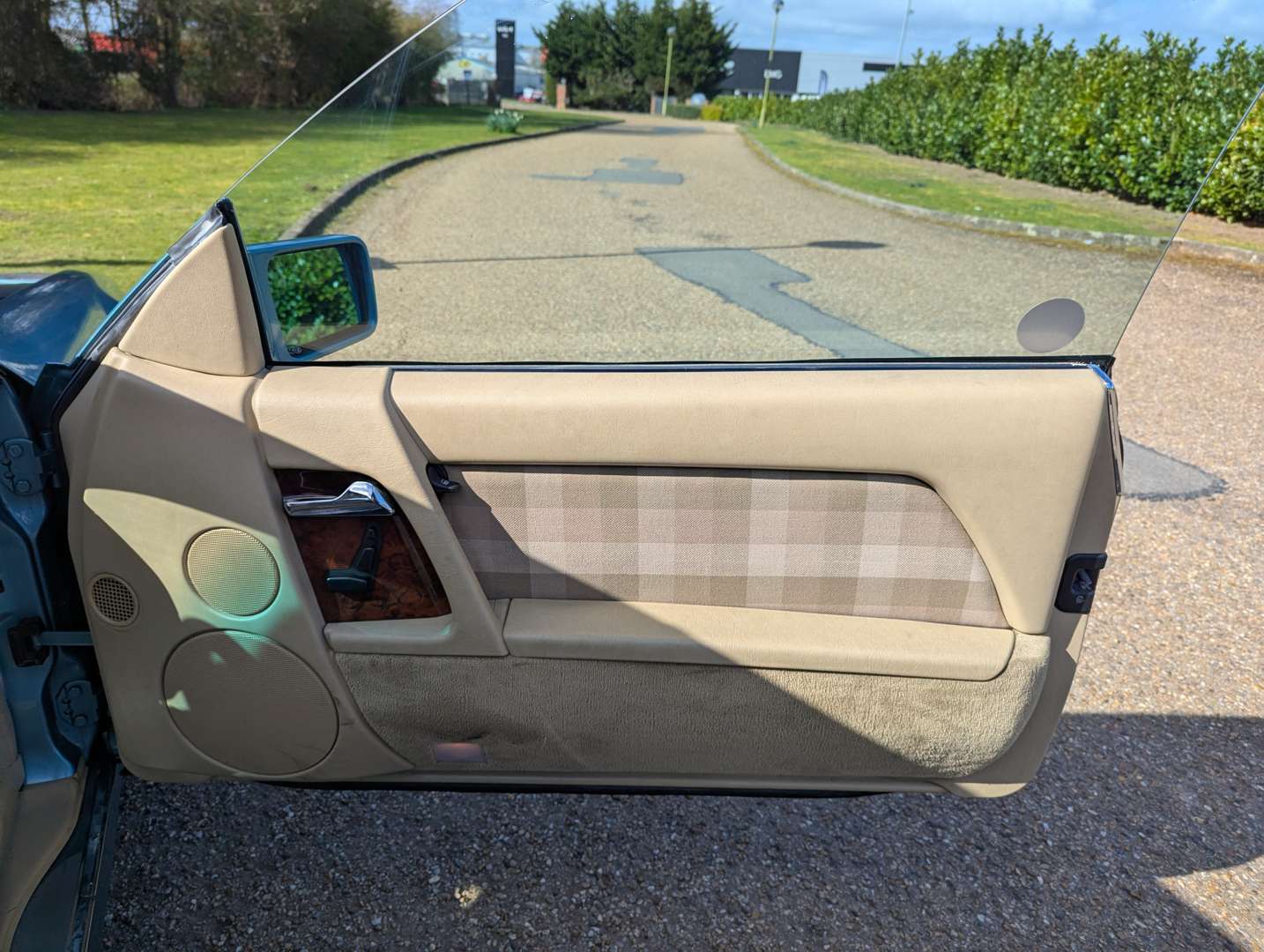 <p>1991 MERCEDES 300SL R129 AUTO</p>