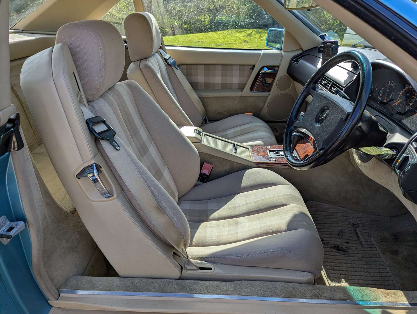 <p>1991 MERCEDES 300SL R129 AUTO</p>