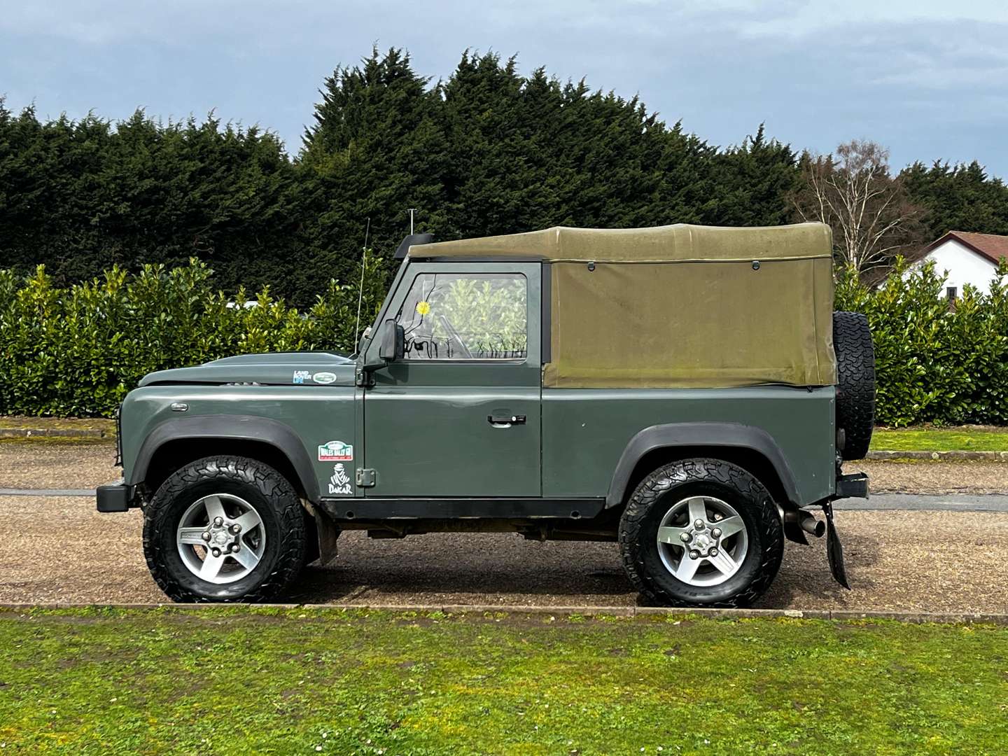 <p>2009 LAND ROVER DEFENDER 90</p>