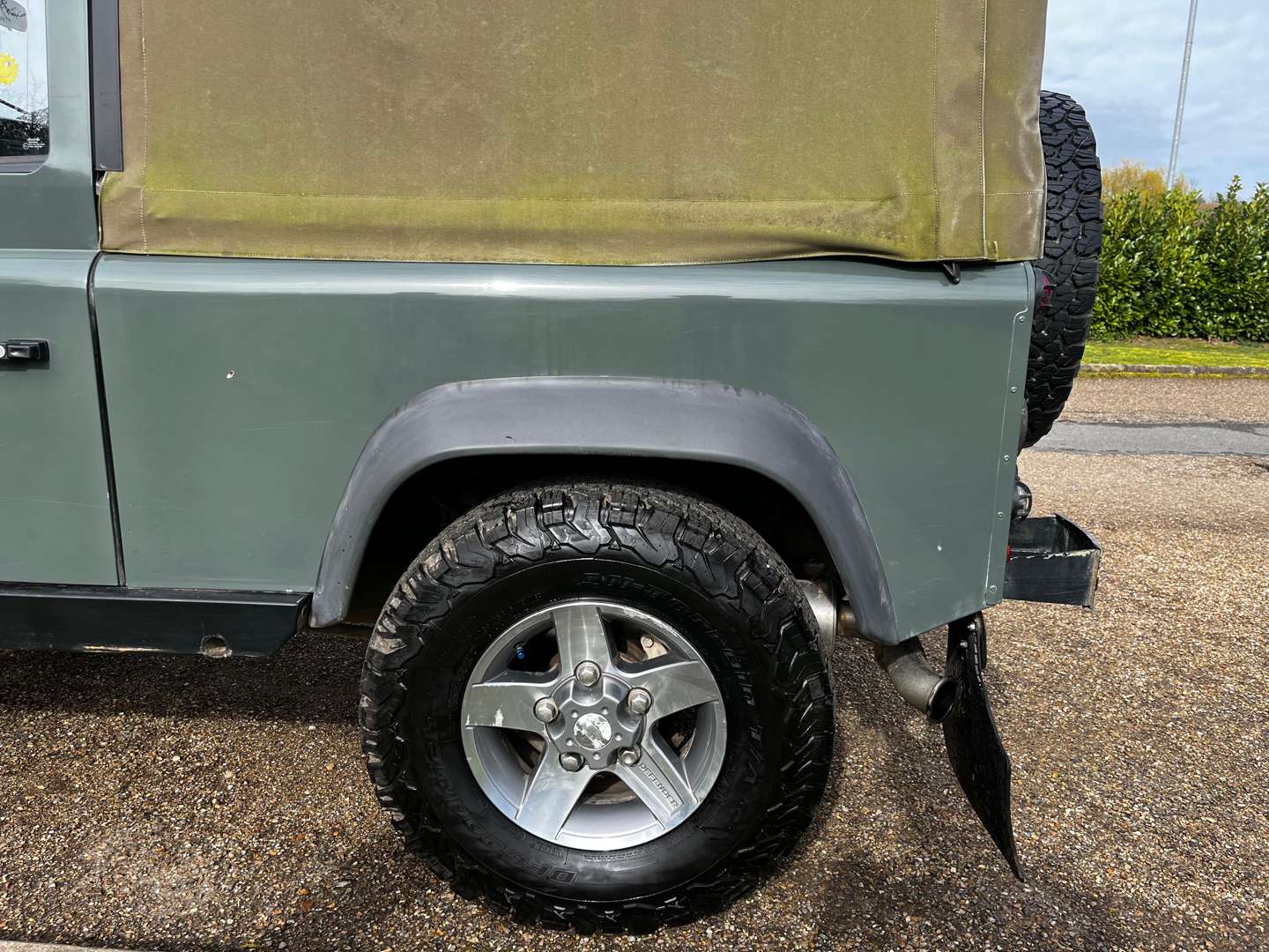 <p>2009 LAND ROVER DEFENDER 90</p>