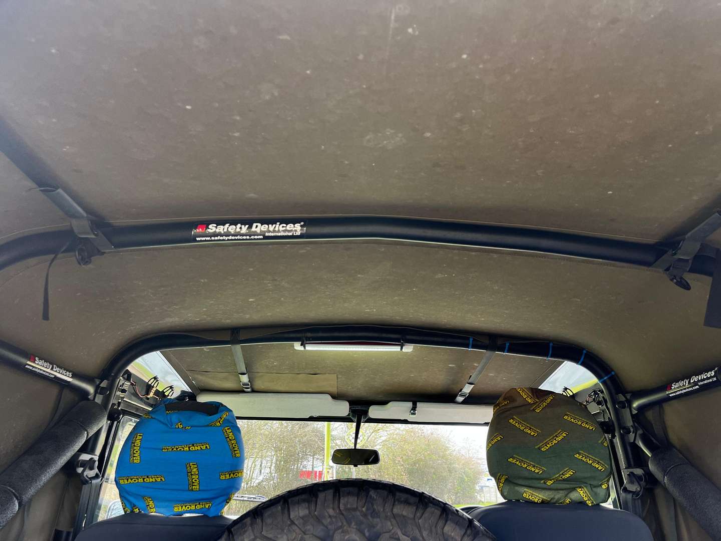 <p>2009 LAND ROVER DEFENDER 90</p>