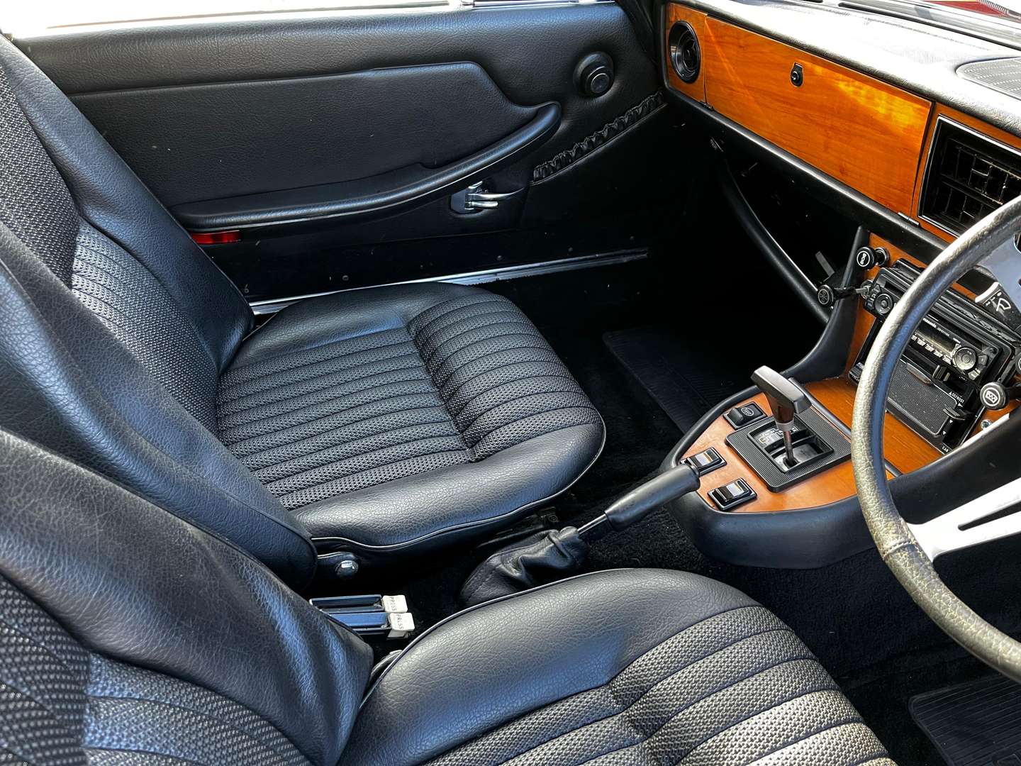 <p>1974 TRIUMPH STAG AUTO</p>