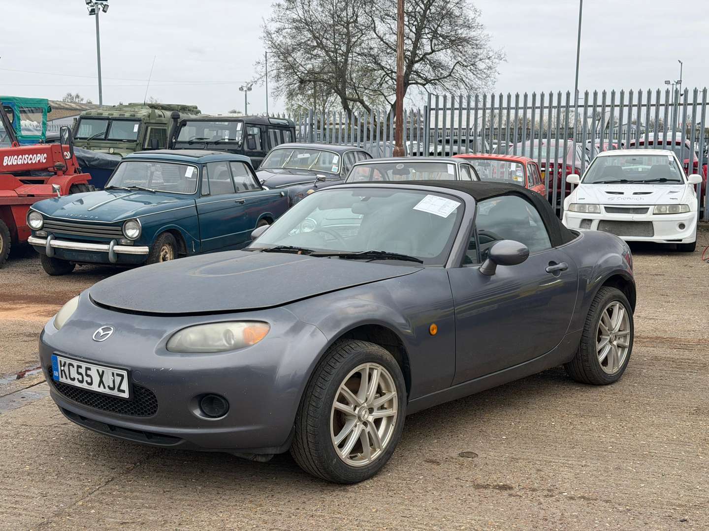 <p>2005 MAZDA MX-5</p>