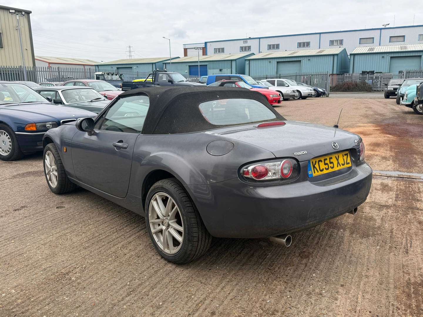 <p>2005 MAZDA MX-5</p>