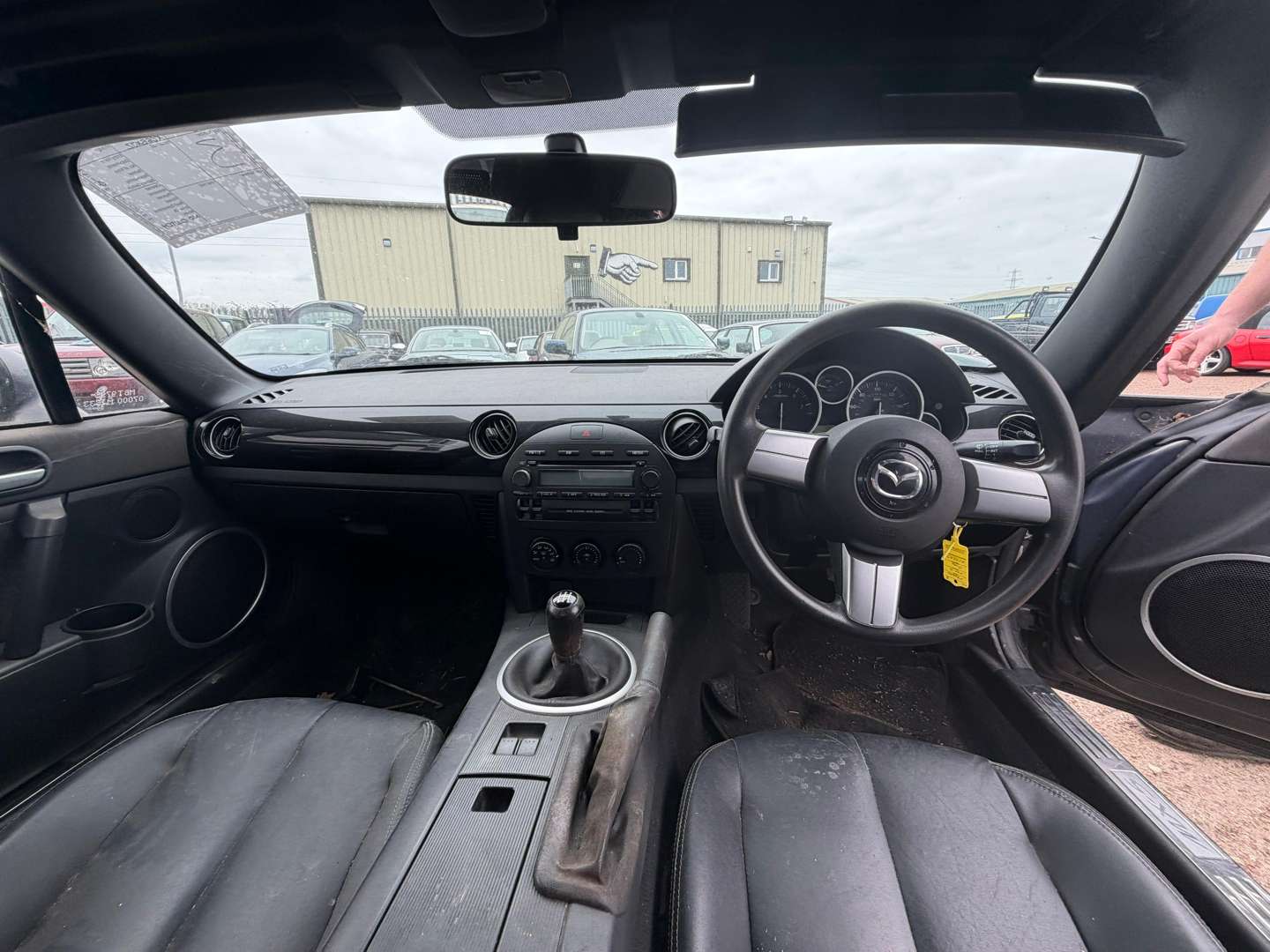 <p>2005 MAZDA MX-5</p>