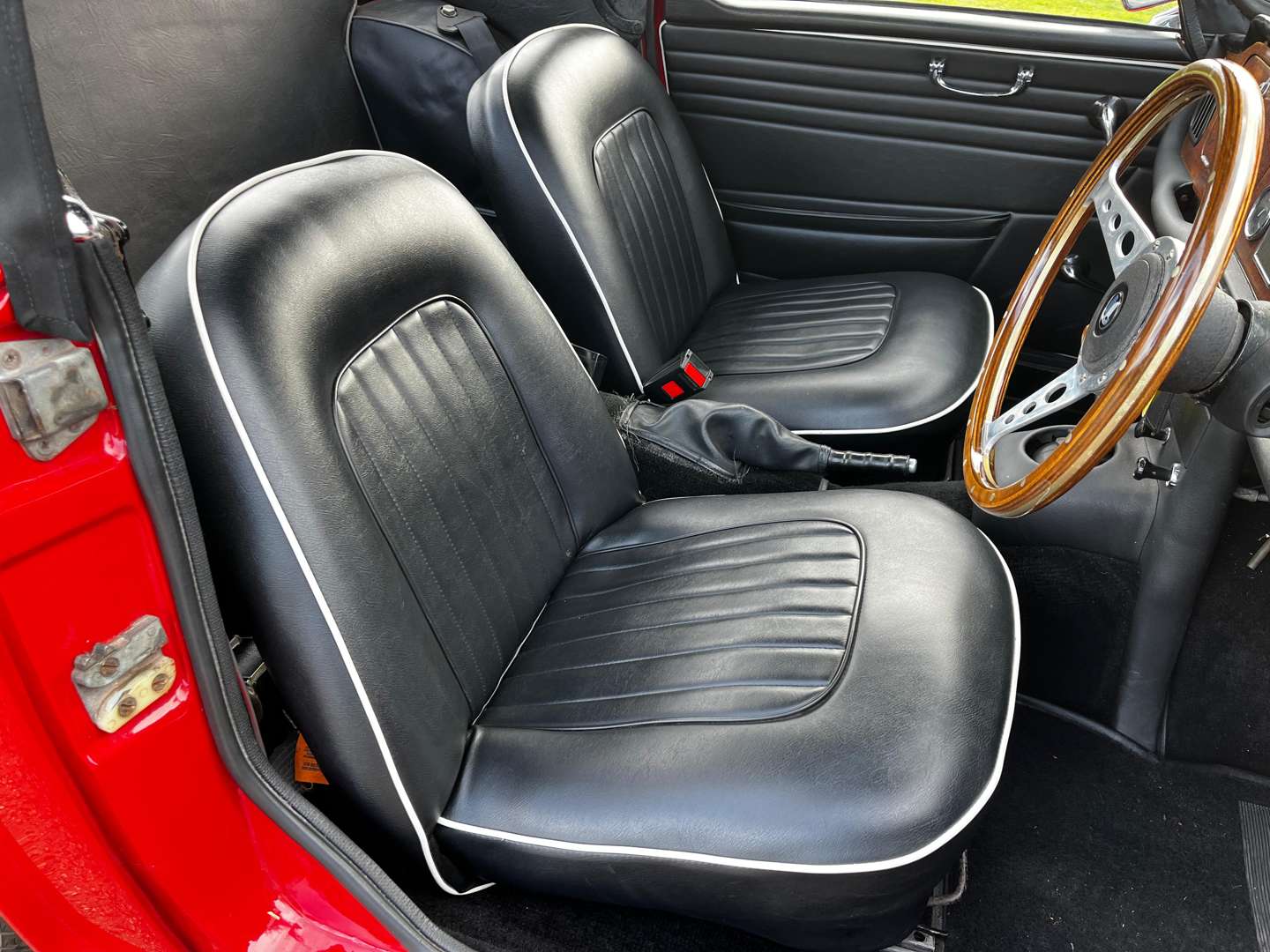 <p>1965 TRIUMPH TR4A</p>