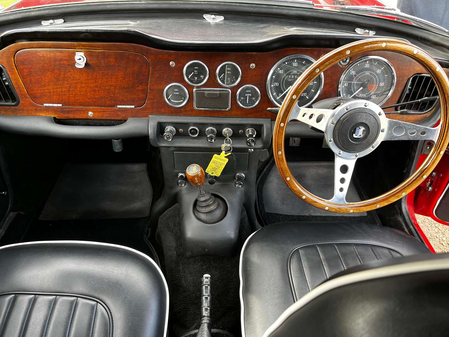 <p>1965 TRIUMPH TR4A</p>