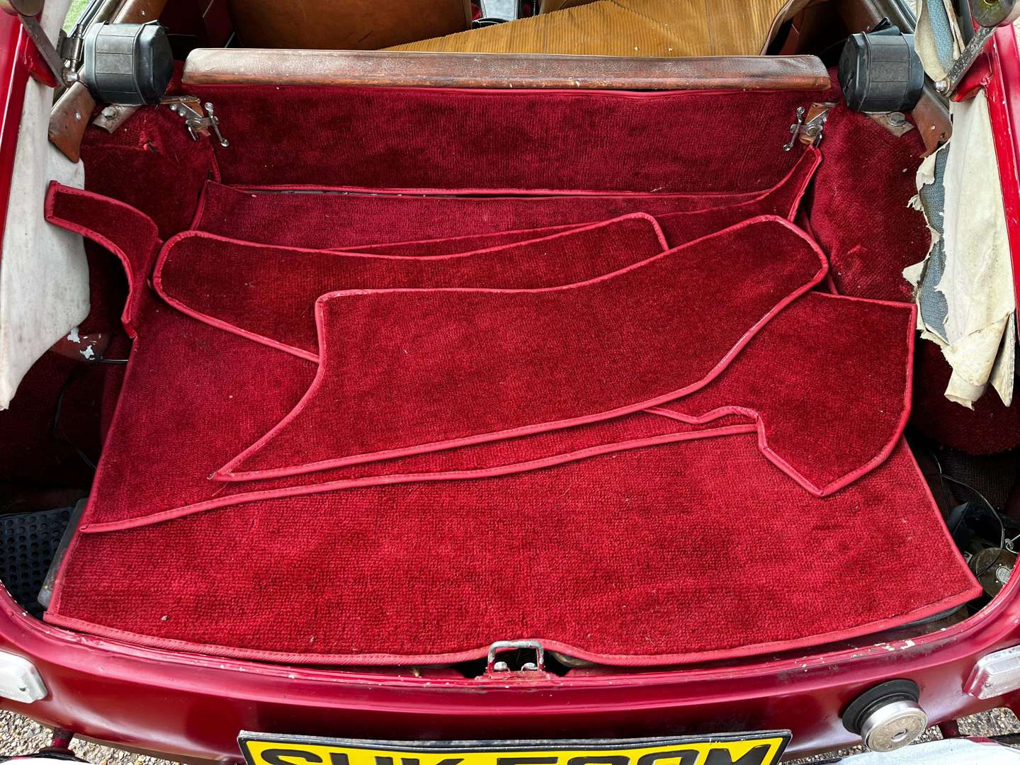 <p>1974 MG B GT V8</p>