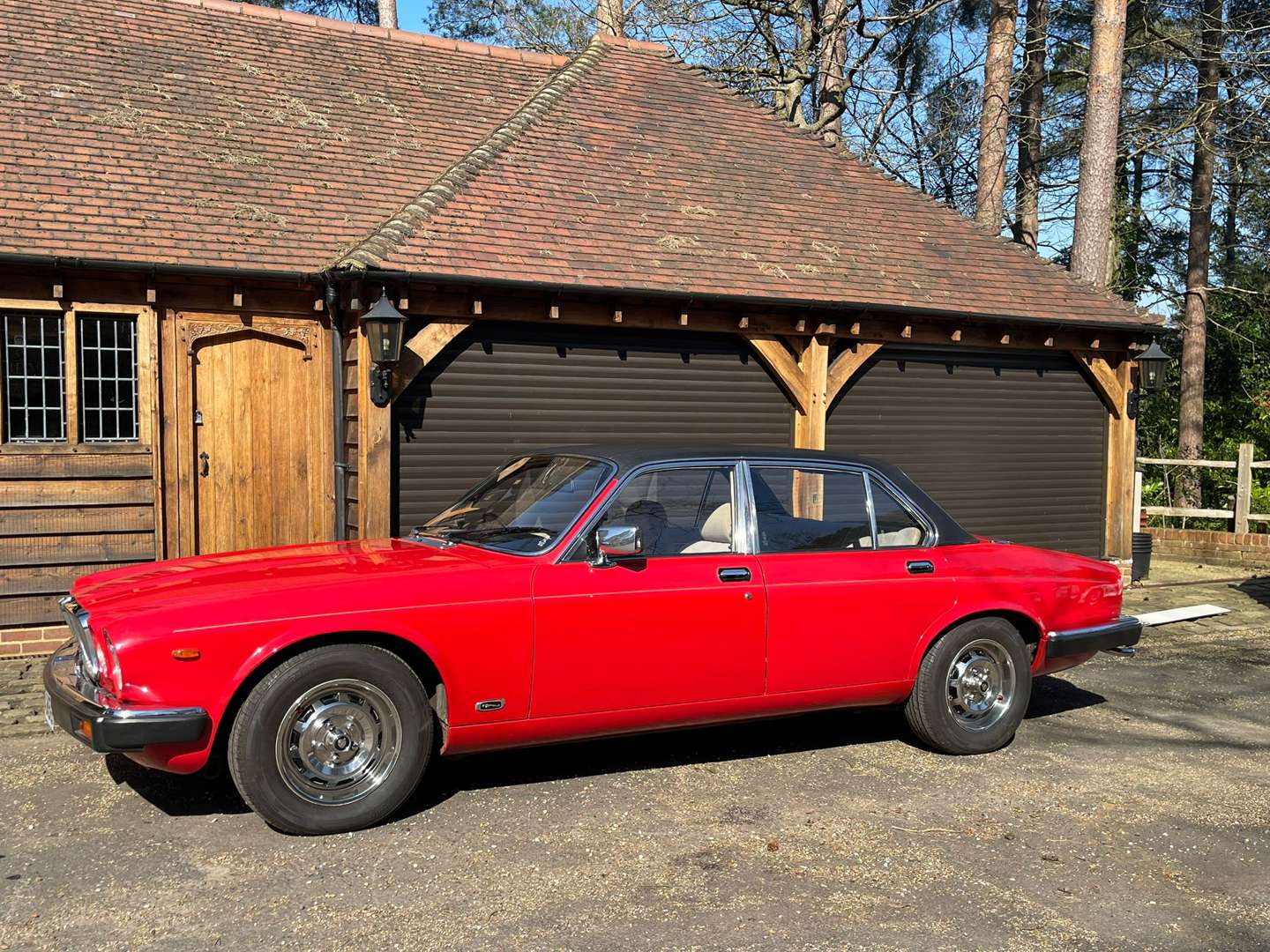 <p>1985 JAGUAR XJ6 3.4 AUTO</p>