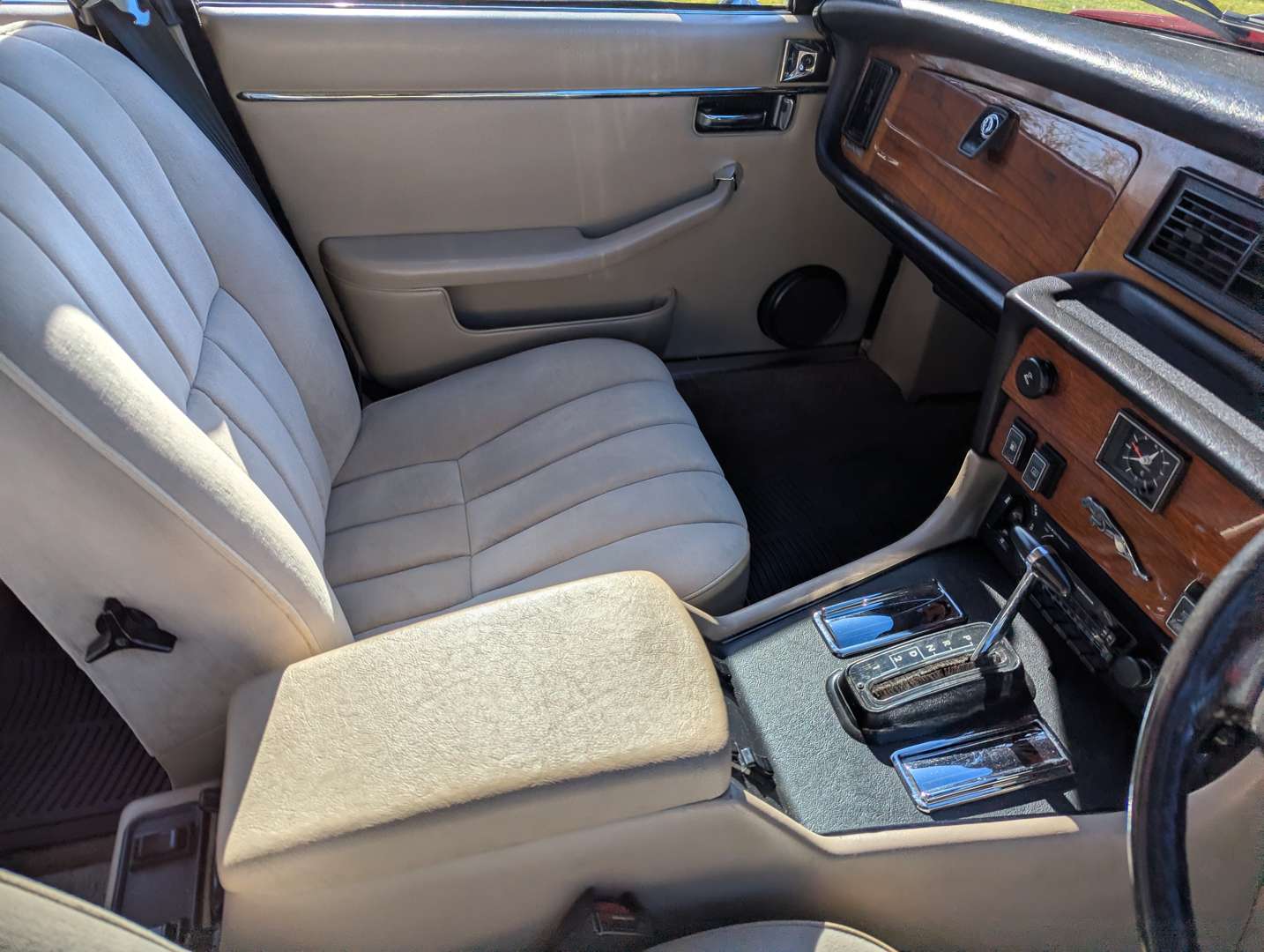 <p>1985 JAGUAR XJ6 SIII 3.4 AUTO</p>