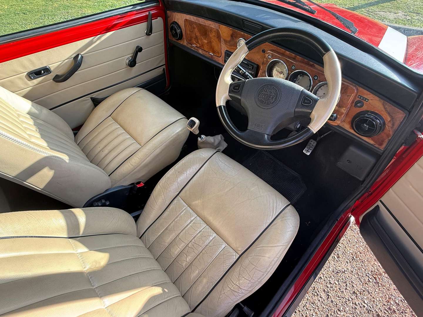 <p>1997 ROVER MINI COOPER - ONE REGISTERED OWNER</p>