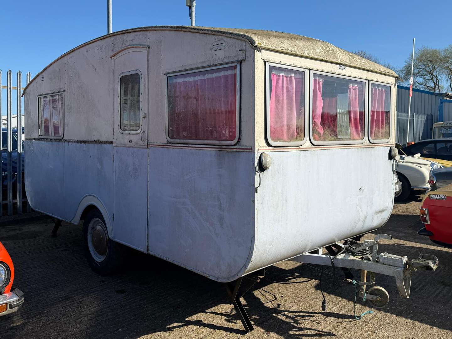 <p>ECCLES ARISTOCRAT CARAVAN</p>