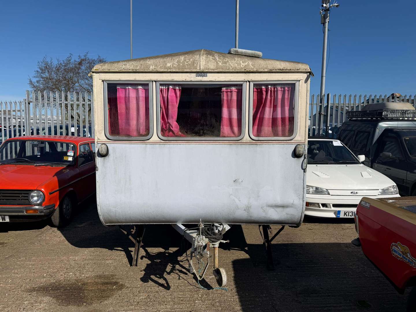 <p>ECCLES ARISTOCRAT CARAVAN</p>