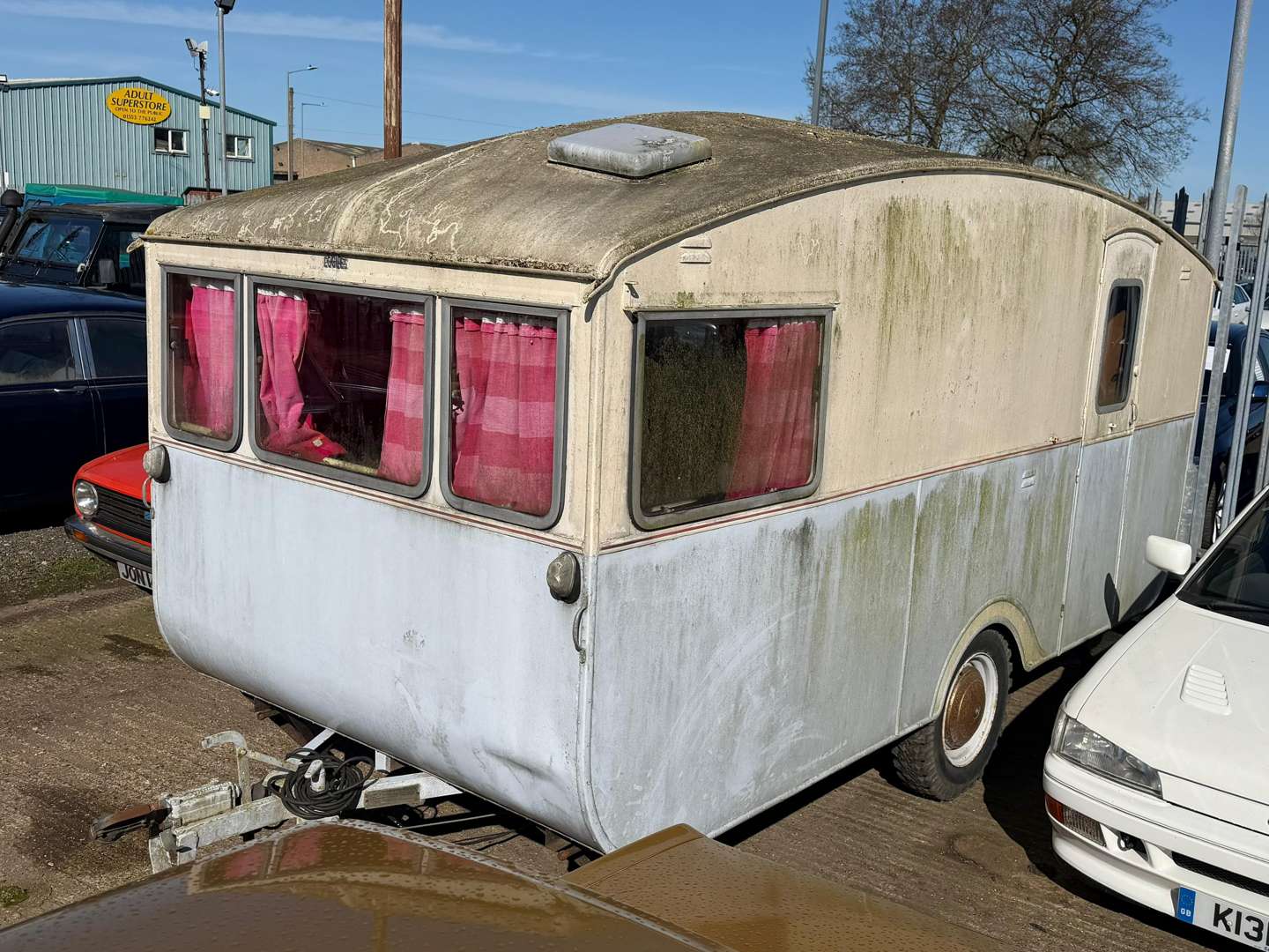 <p>ECCLES ARISTOCRAT CARAVAN</p>