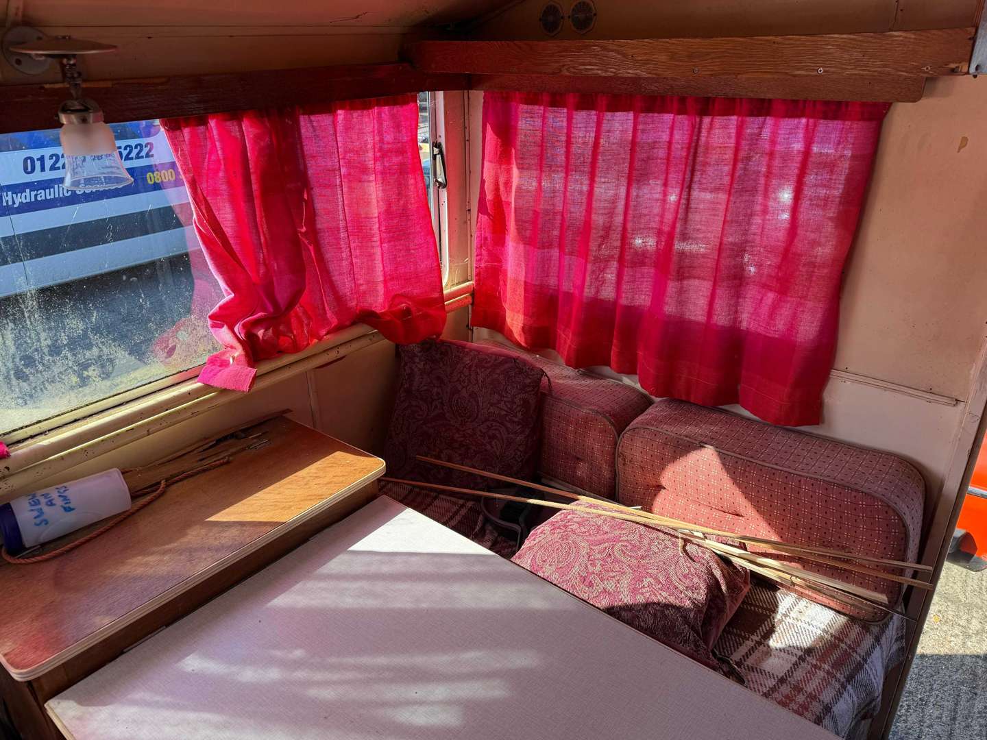 <p>ECCLES ARISTOCRAT CARAVAN</p>