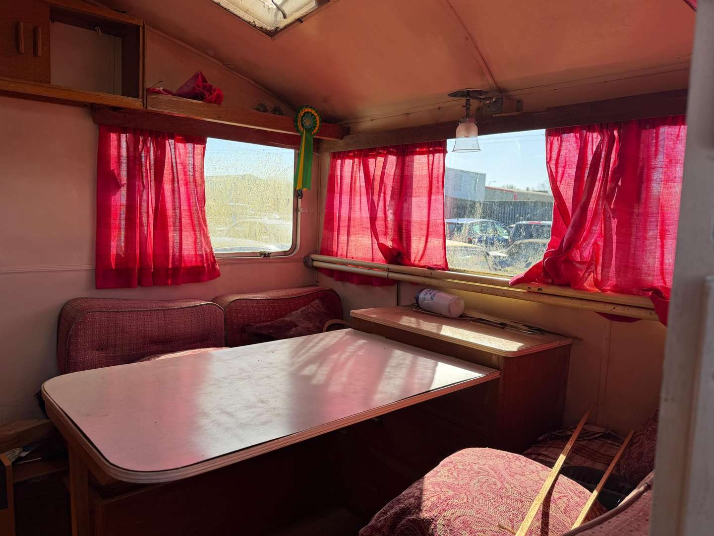 <p>ECCLES ARISTOCRAT CARAVAN</p>