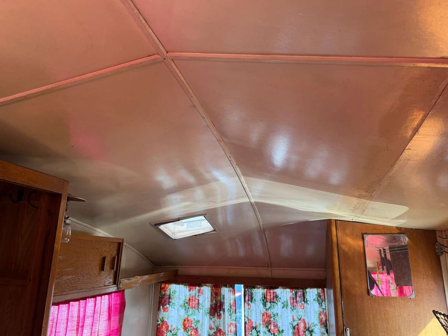 <p>ECCLES ARISTOCRAT CARAVAN</p>