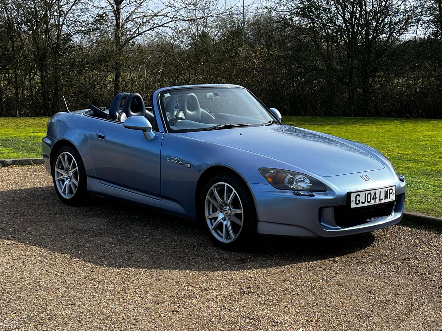 <p>2004 HONDA S2000</p>