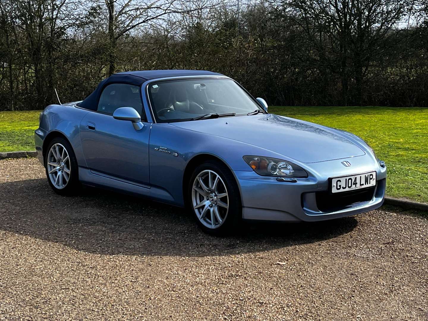 <p>2004 HONDA S2000</p>