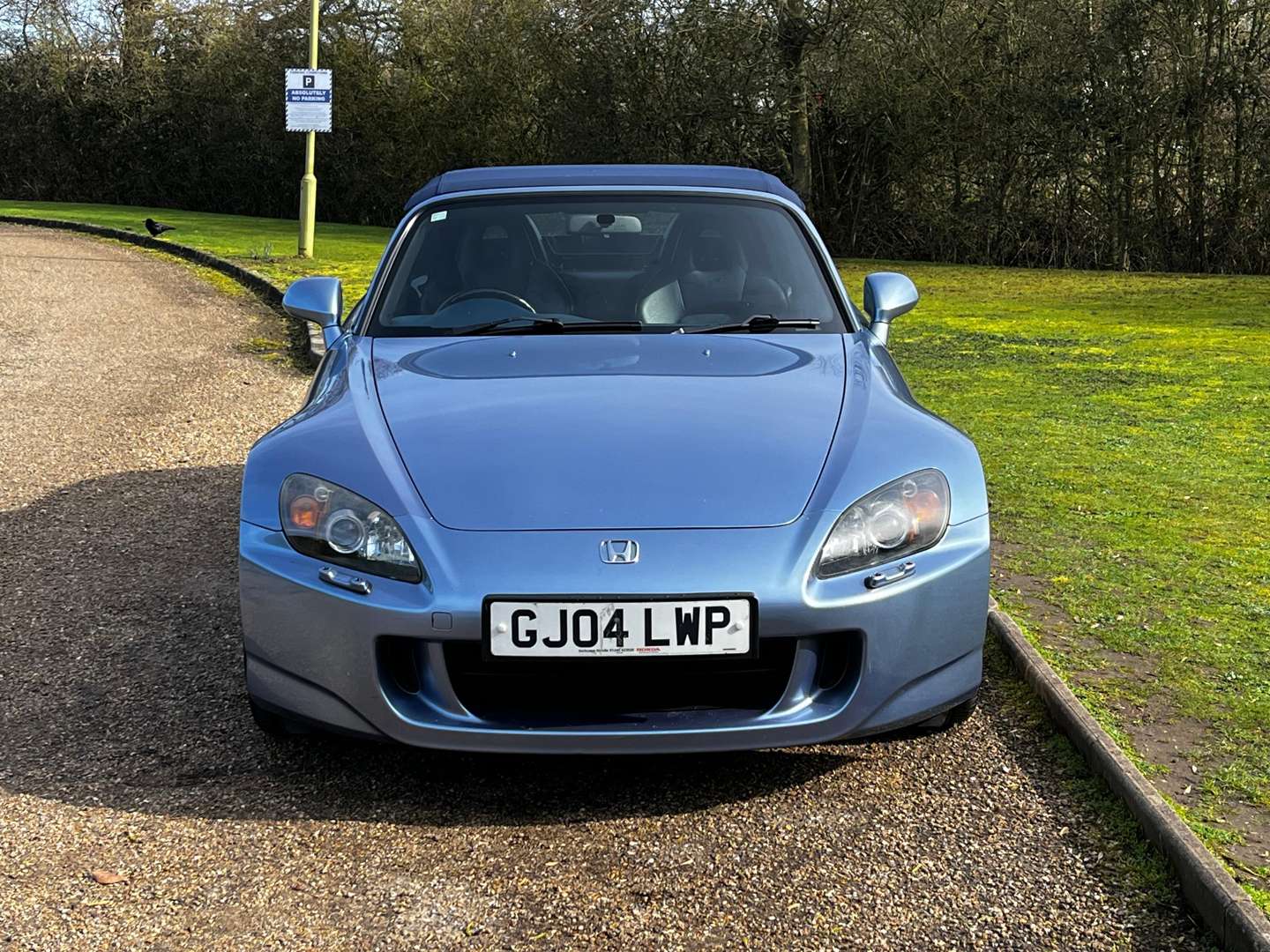 <p>2004 HONDA S2000</p>