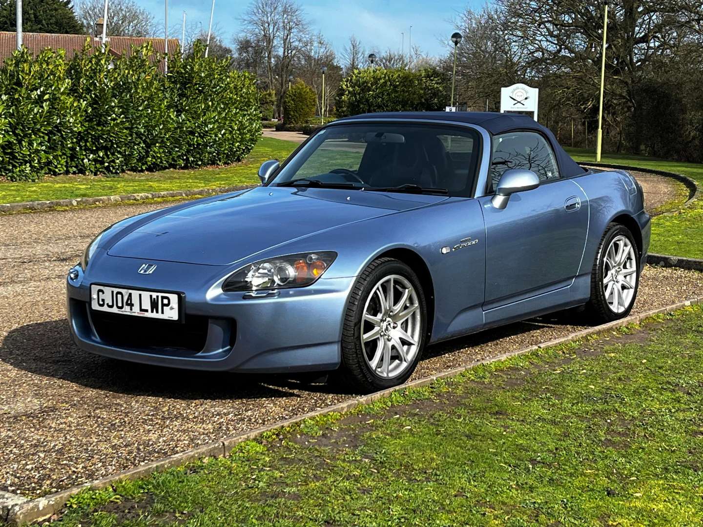 <p>2004 HONDA S2000</p>