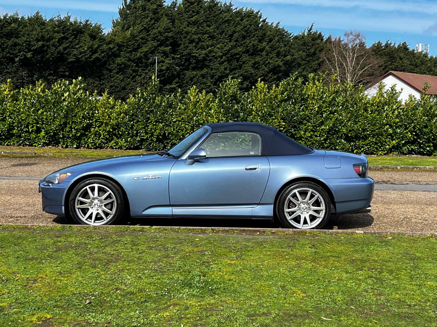 <p>2004 HONDA S2000</p>