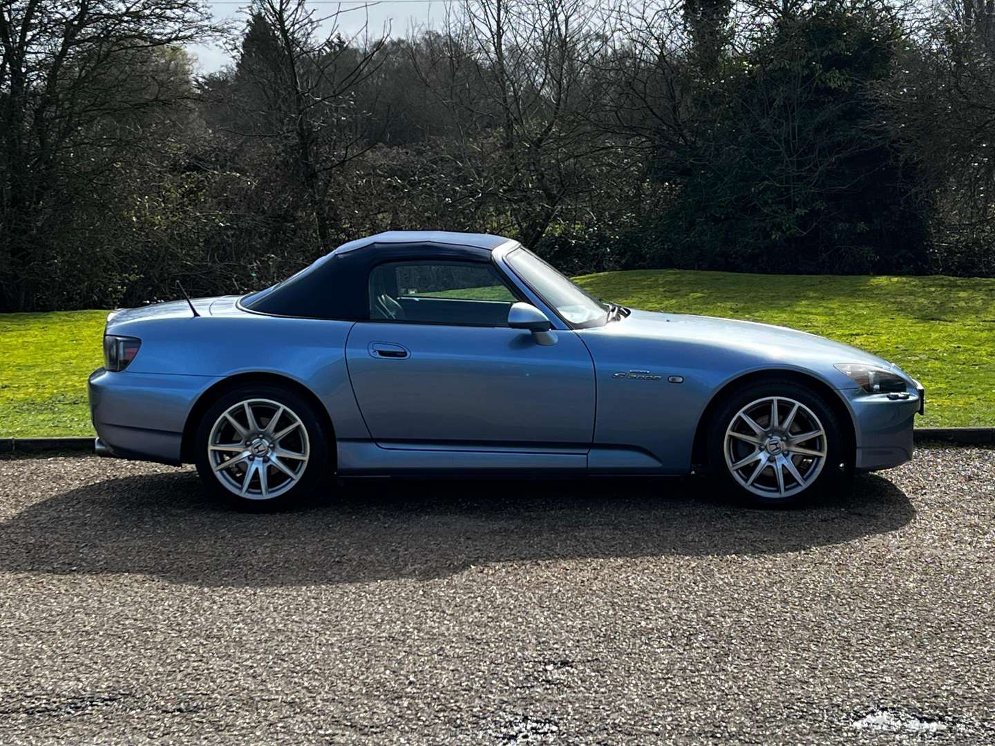 <p>2004 HONDA S2000</p>