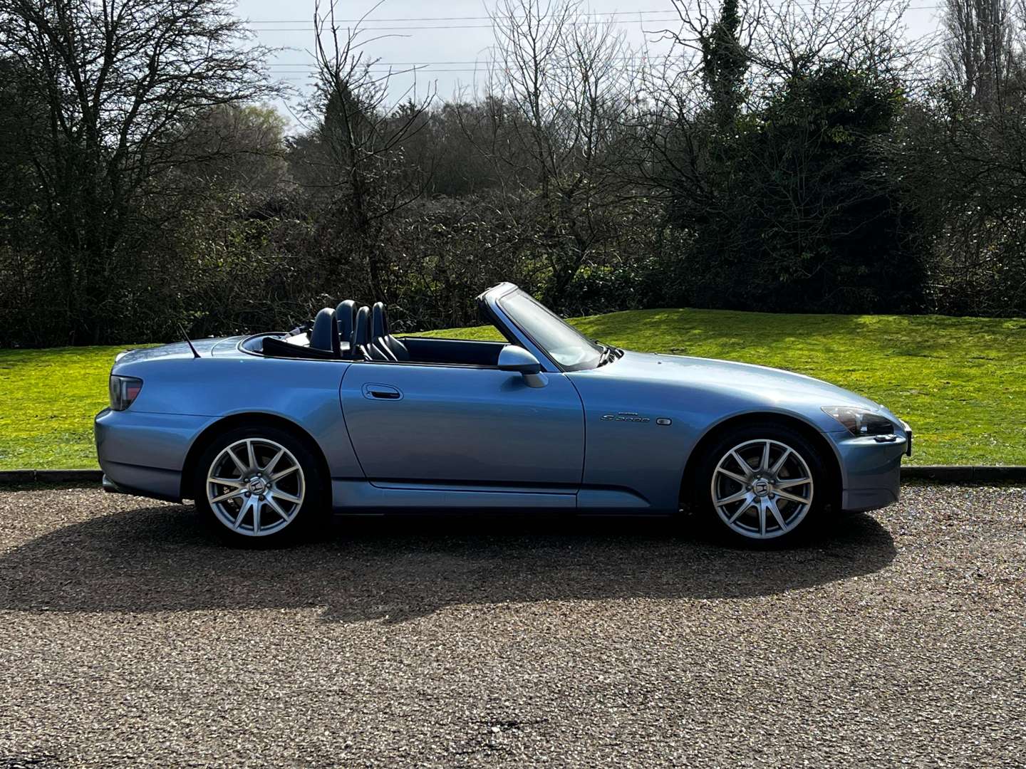 <p>2004 HONDA S2000</p>