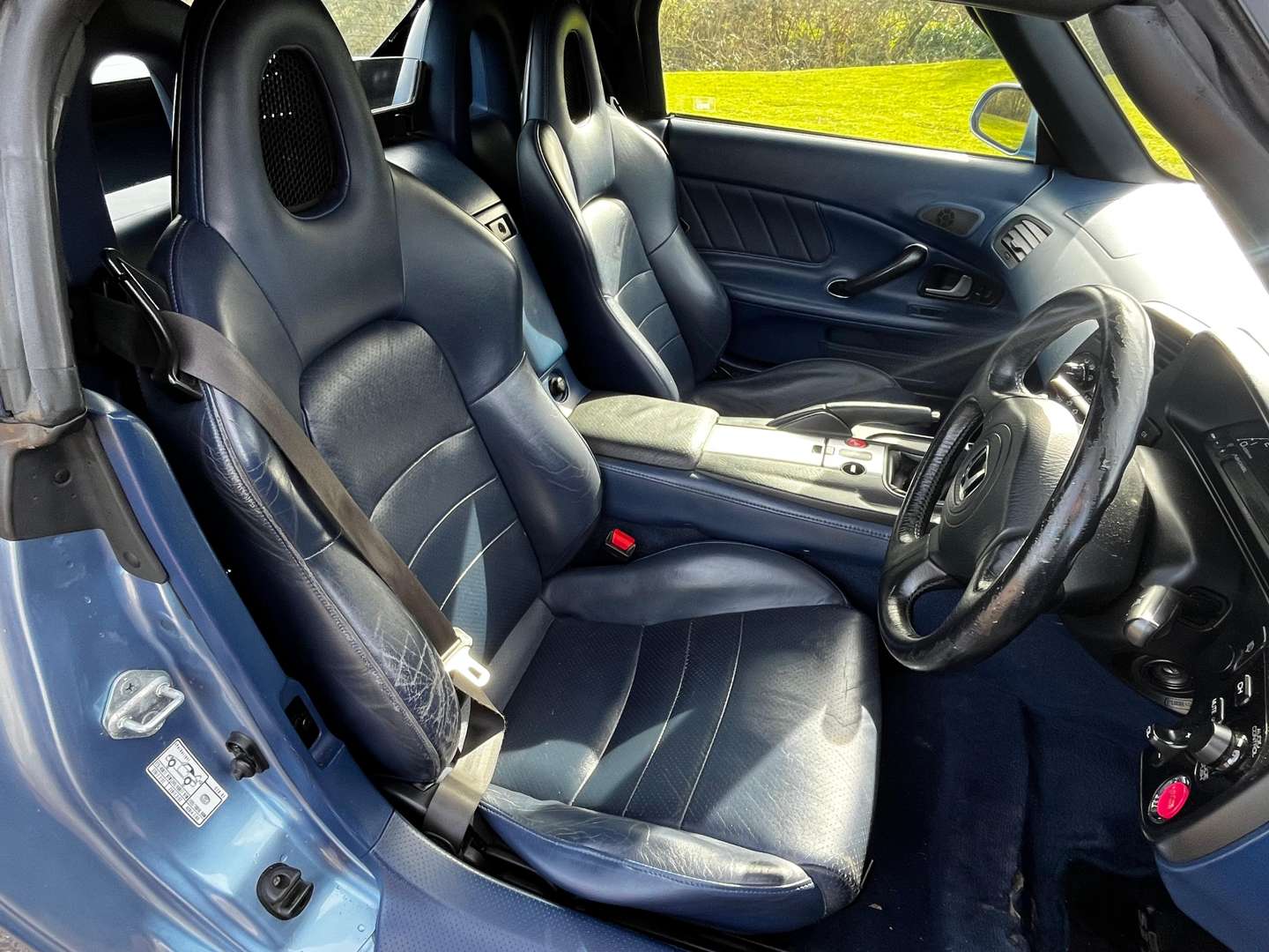 <p>2004 HONDA S2000</p>