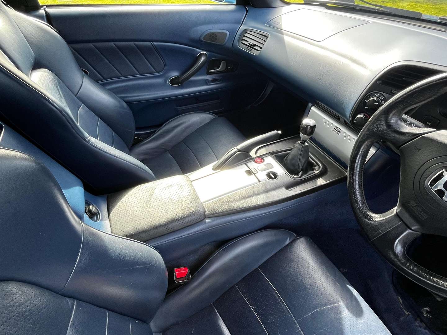 <p>2004 HONDA S2000</p>