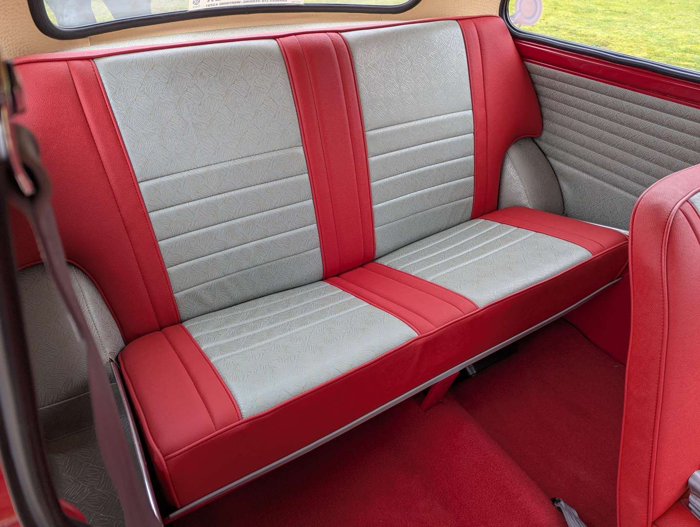 <p>1966 AUSTIN MINI COOPER S MKI</p>