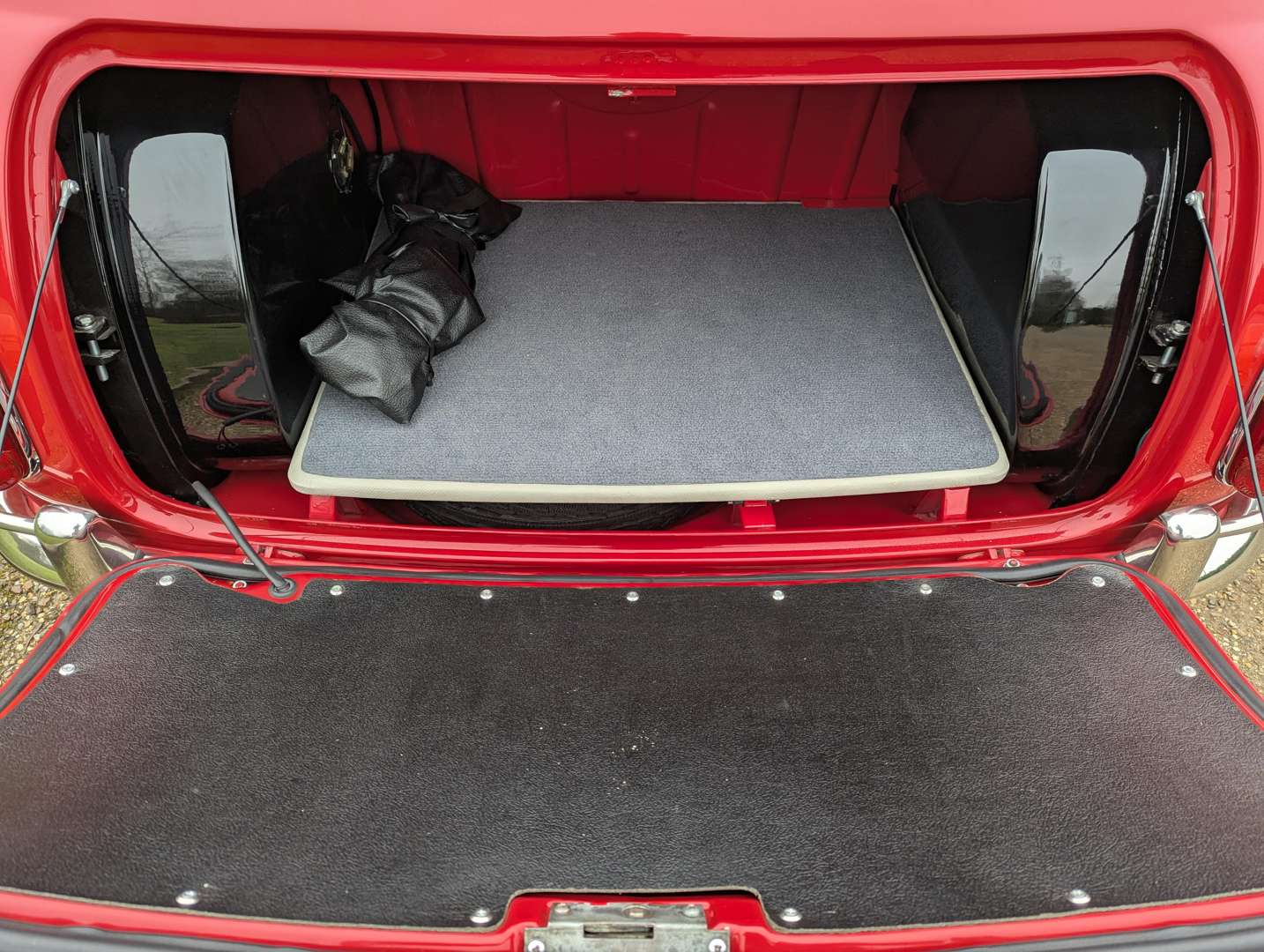 <p>1966 AUSTIN MINI COOPER S MKI</p>