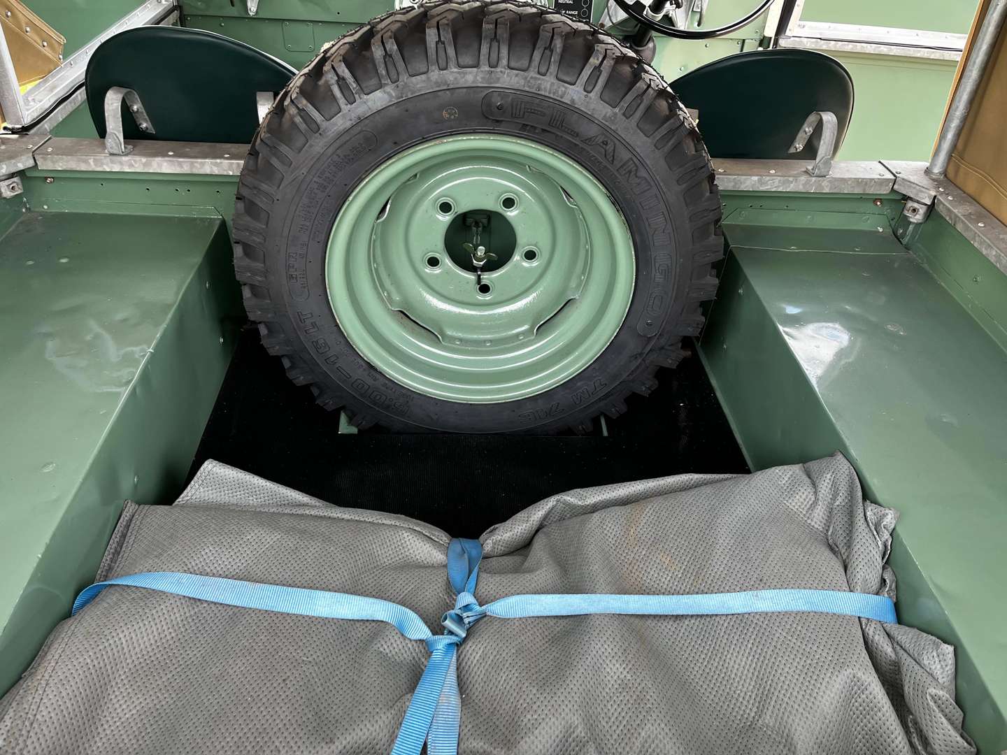 <p>1949 LAND ROVER SERIES I</p>