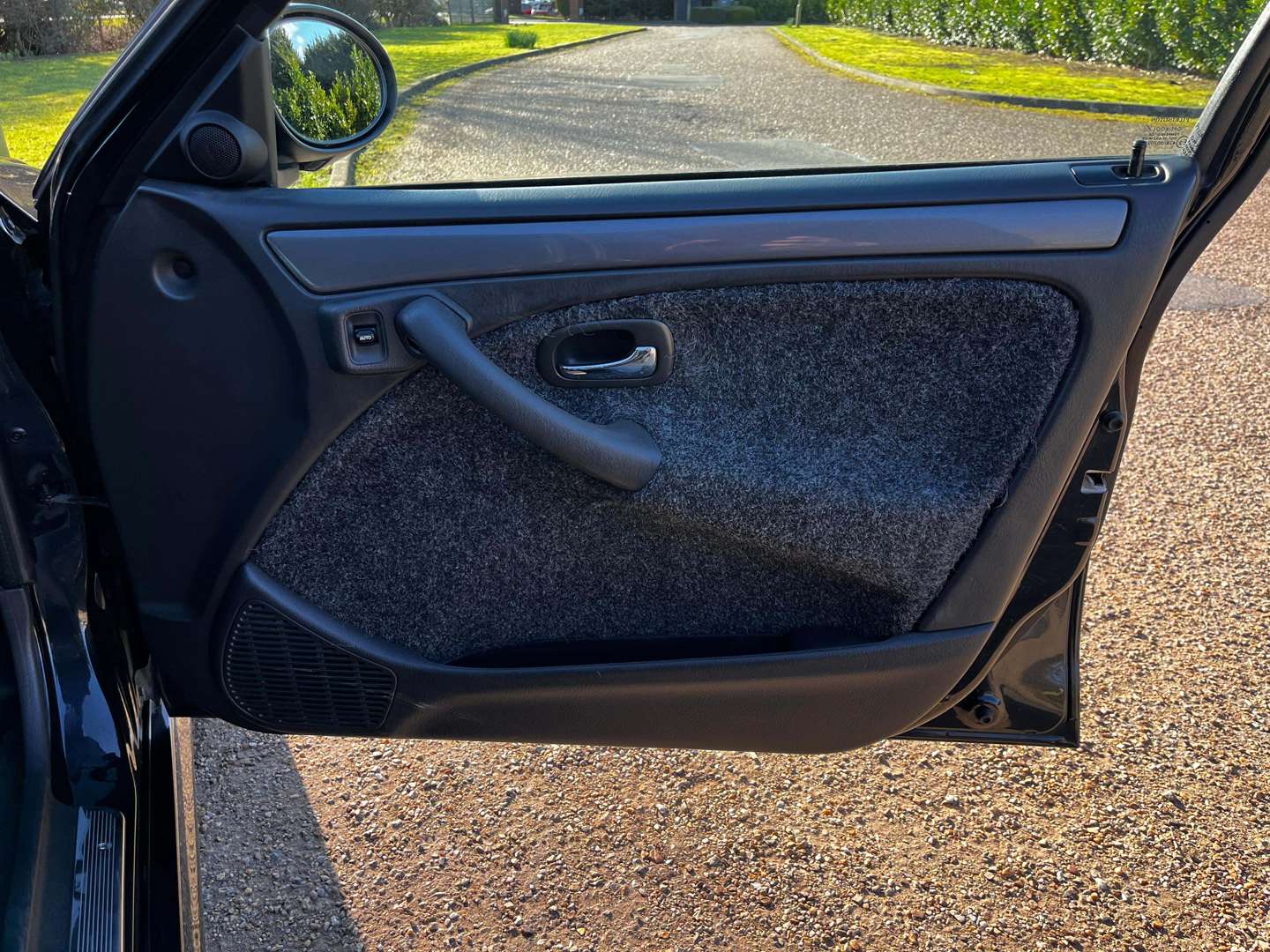 <p>2001 MG ZS 180</p>