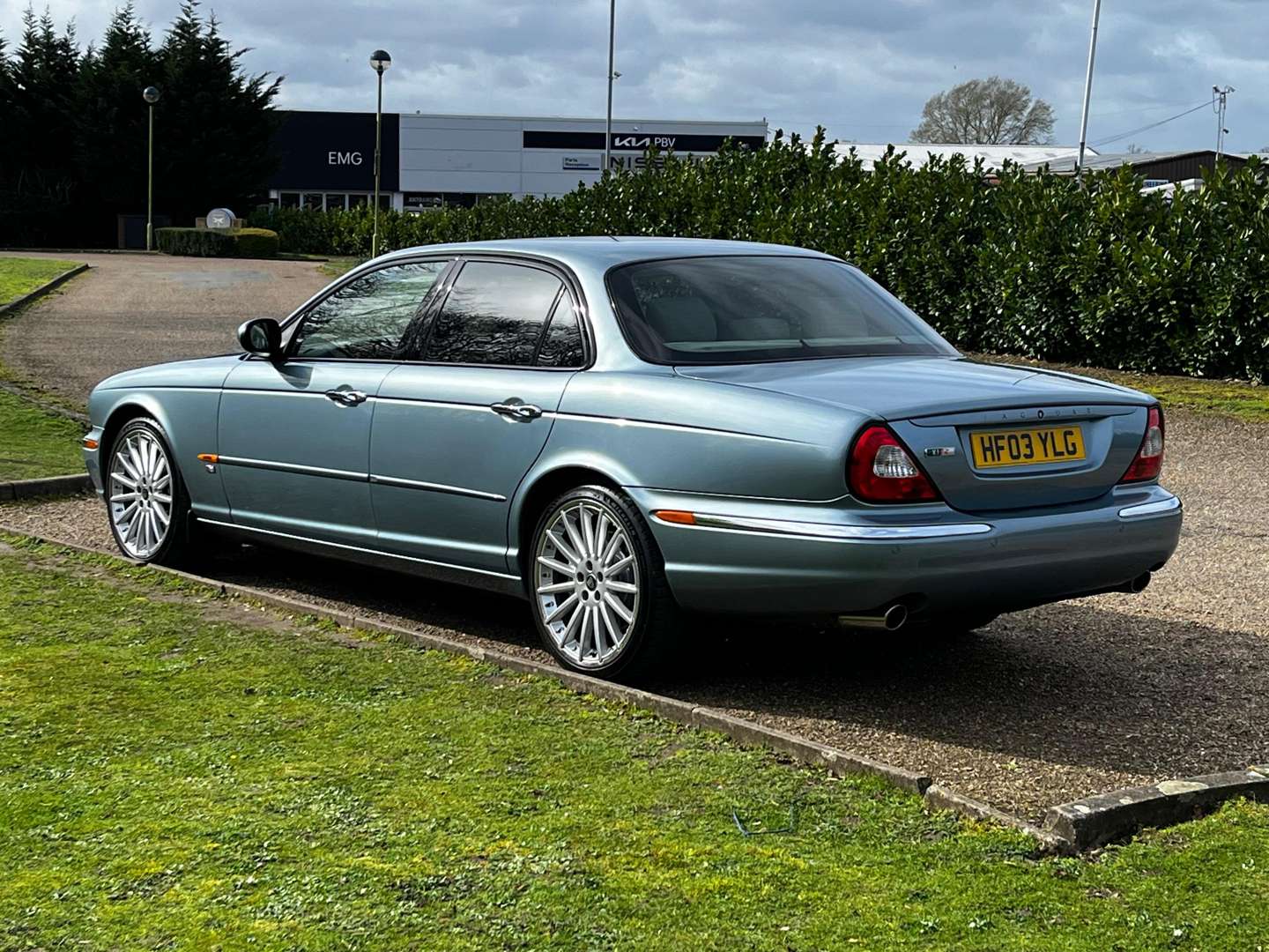 <p>2003 JAGUAR XJR V8 S/C AUTO</p>