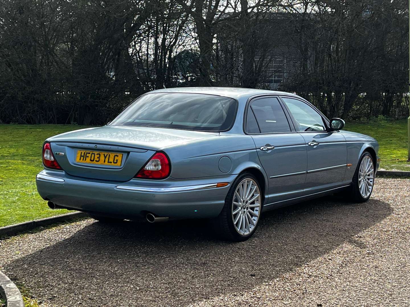 <p>2003 JAGUAR XJR V8 S/C AUTO</p>