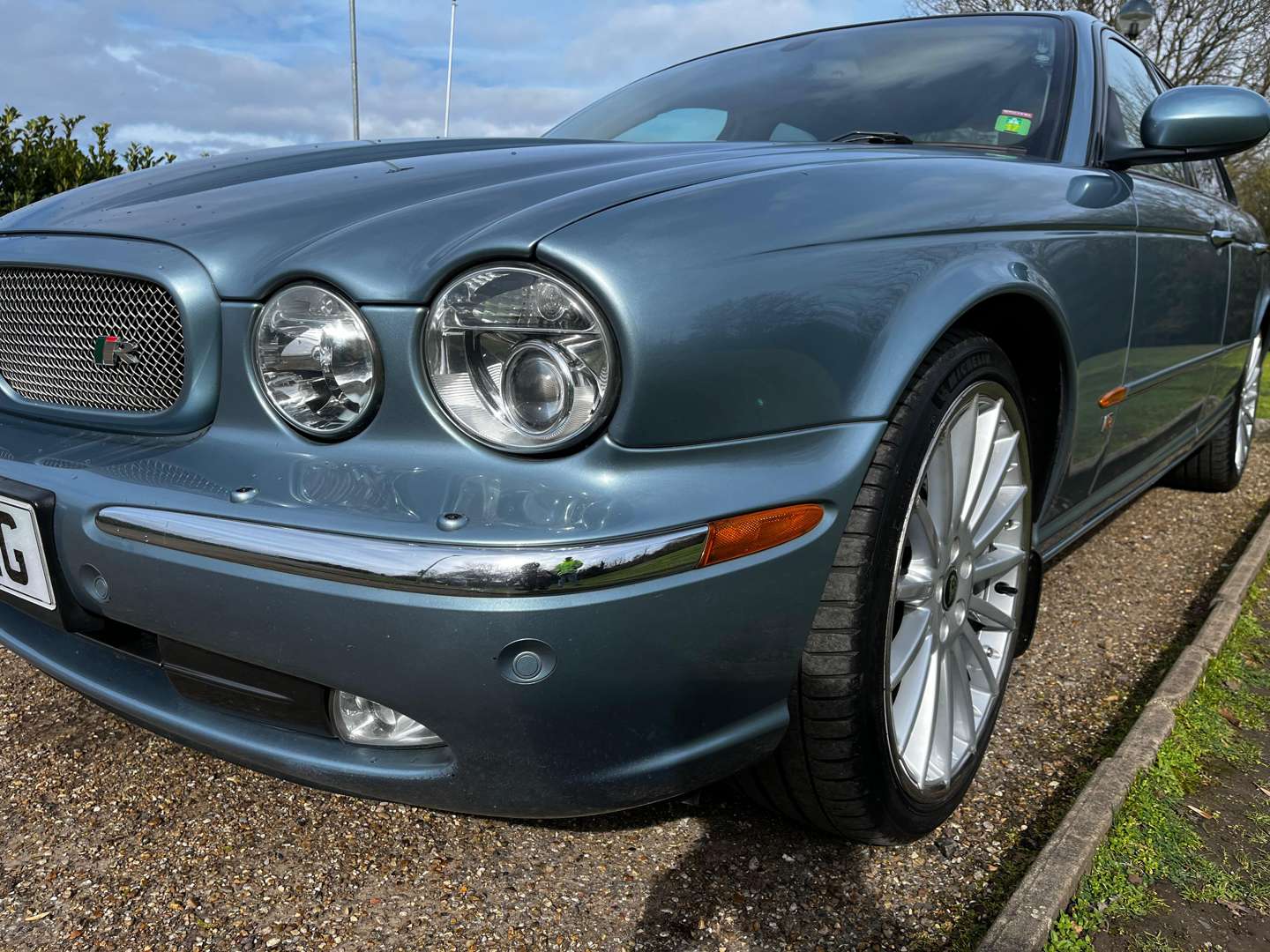 <p>2003 JAGUAR XJR V8 S/C AUTO</p>