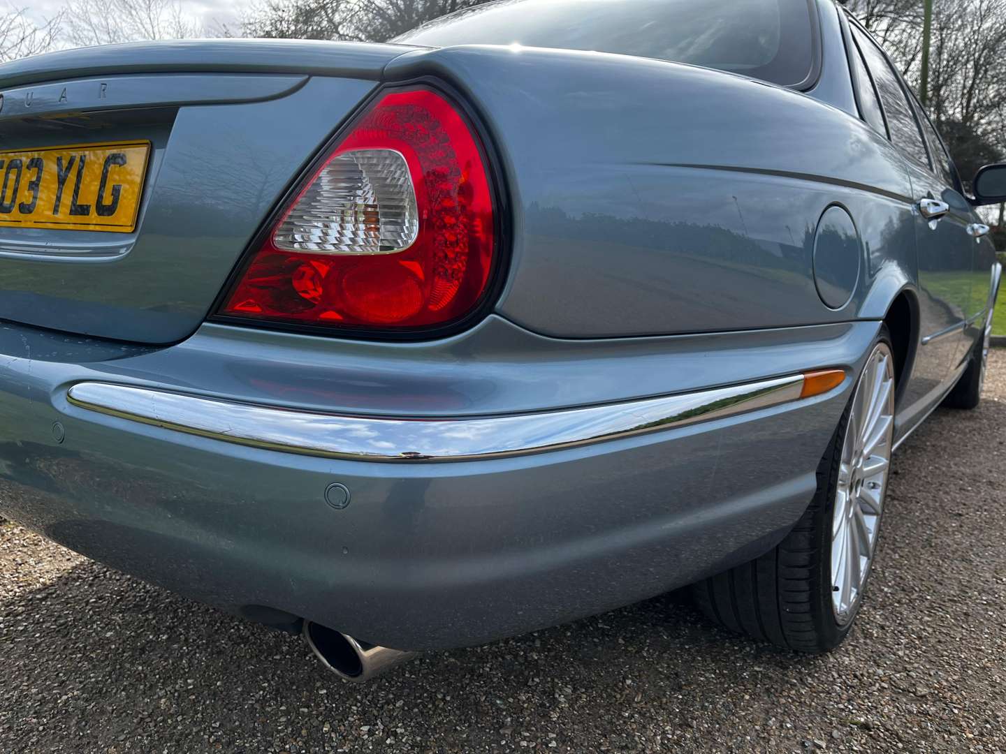 <p>2003 JAGUAR XJR V8 S/C AUTO</p>