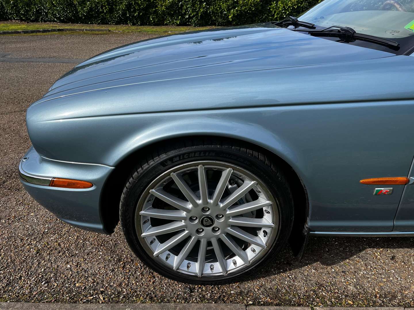 <p>2003 JAGUAR XJR V8 S/C AUTO</p>