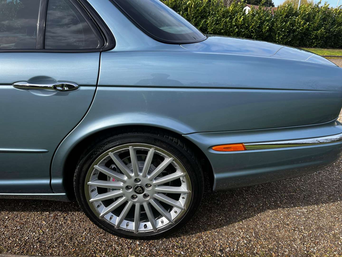 <p>2003 JAGUAR XJR V8 S/C AUTO</p>