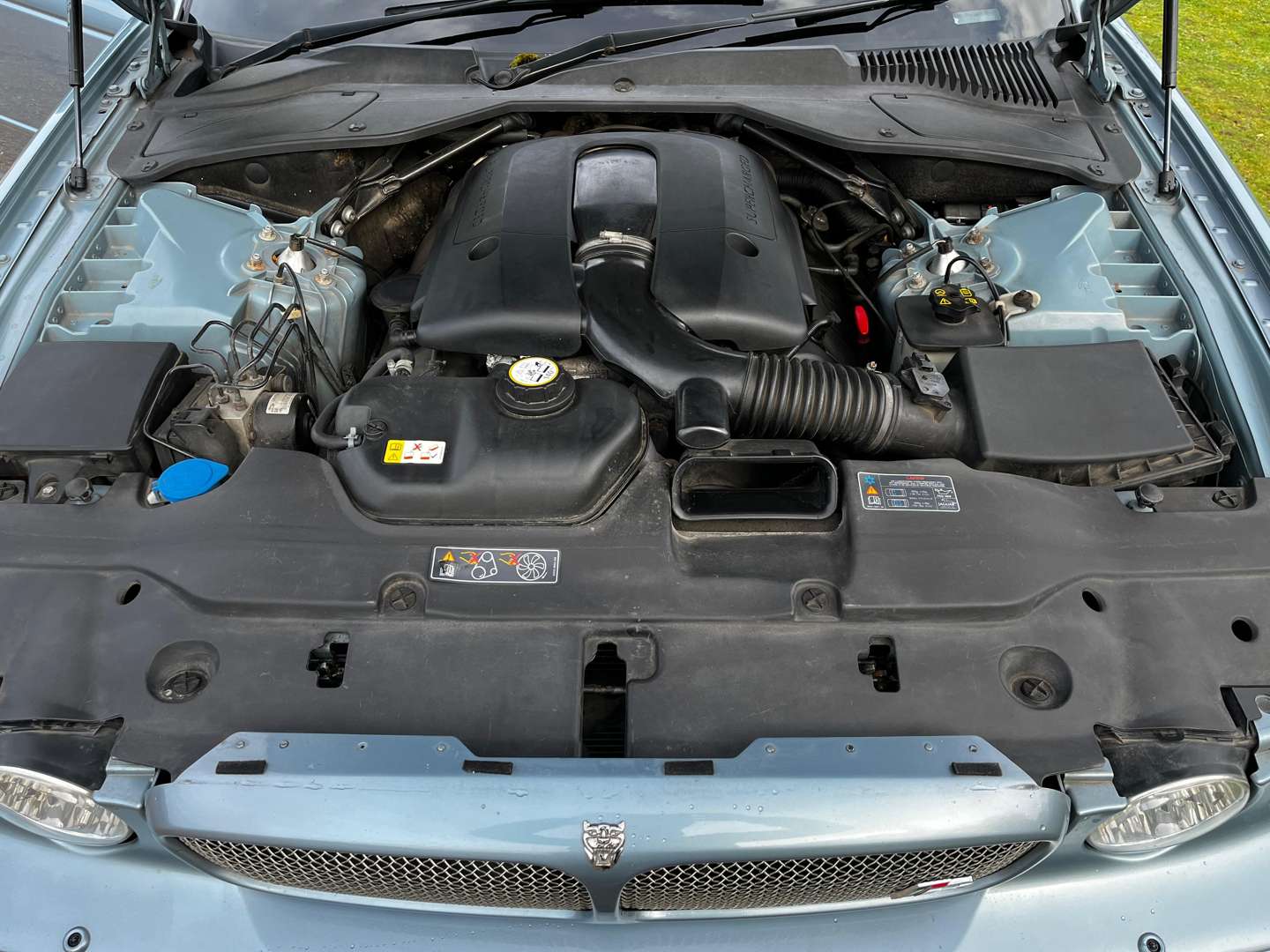 <p>2003 JAGUAR XJR V8 S/C AUTO</p>