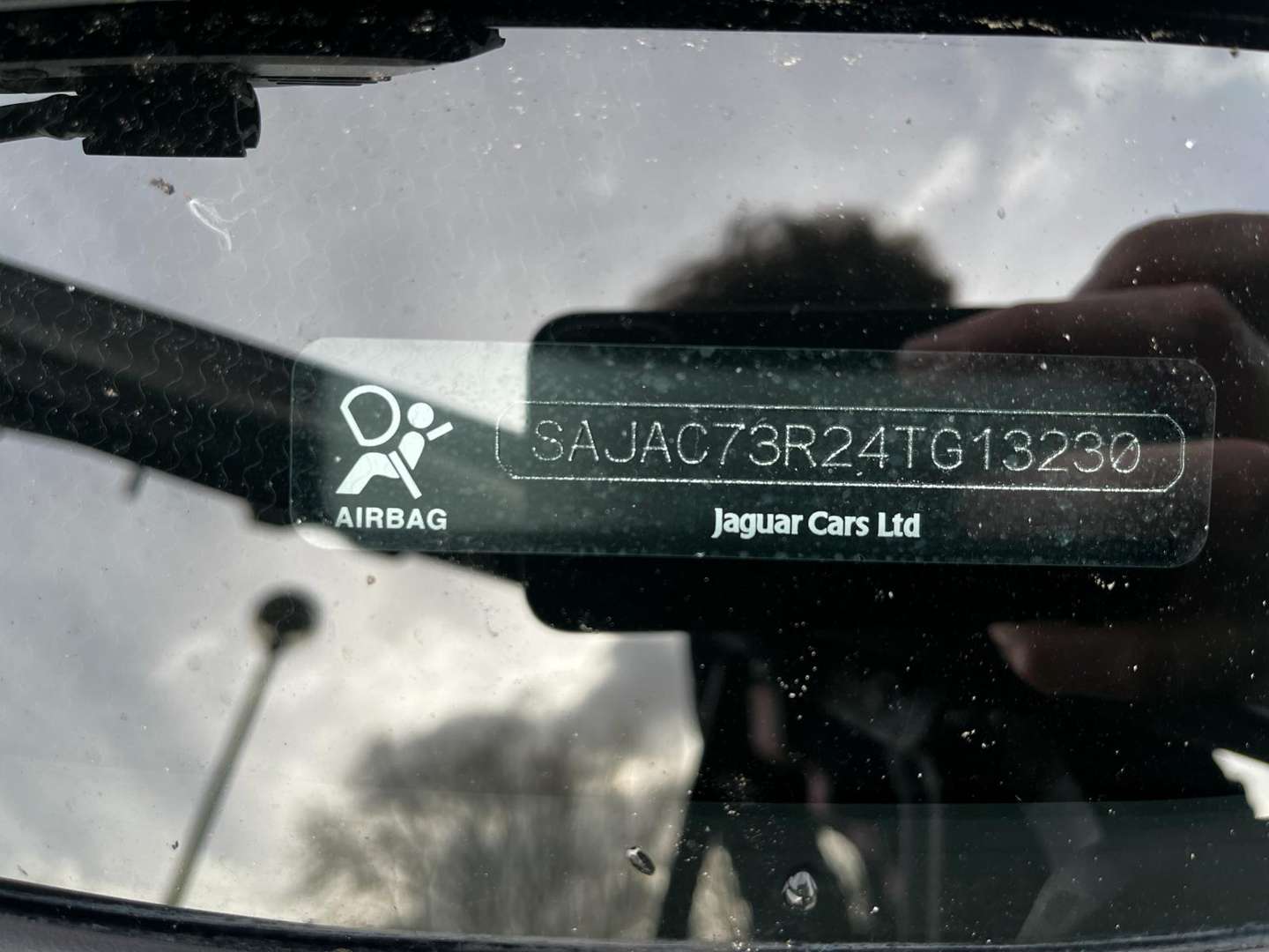 <p>2003 JAGUAR XJR V8 S/C AUTO</p>