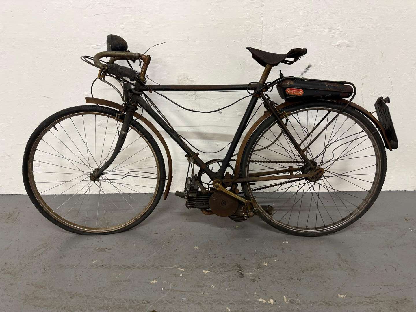 <p>1955 MOSQUITO</p>