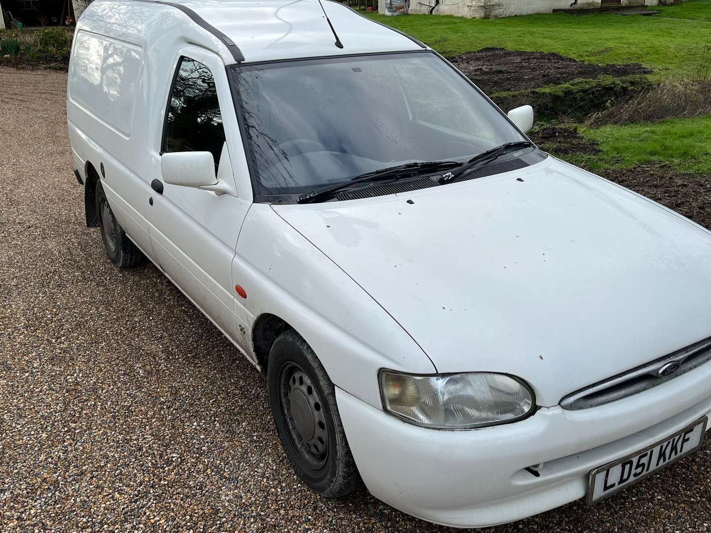 <p>2001 FORD ESCORT VAN 55D</p>