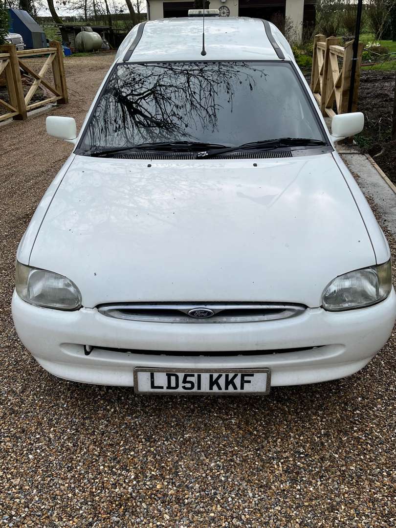 <p>2001 FORD ESCORT VAN 55D</p>