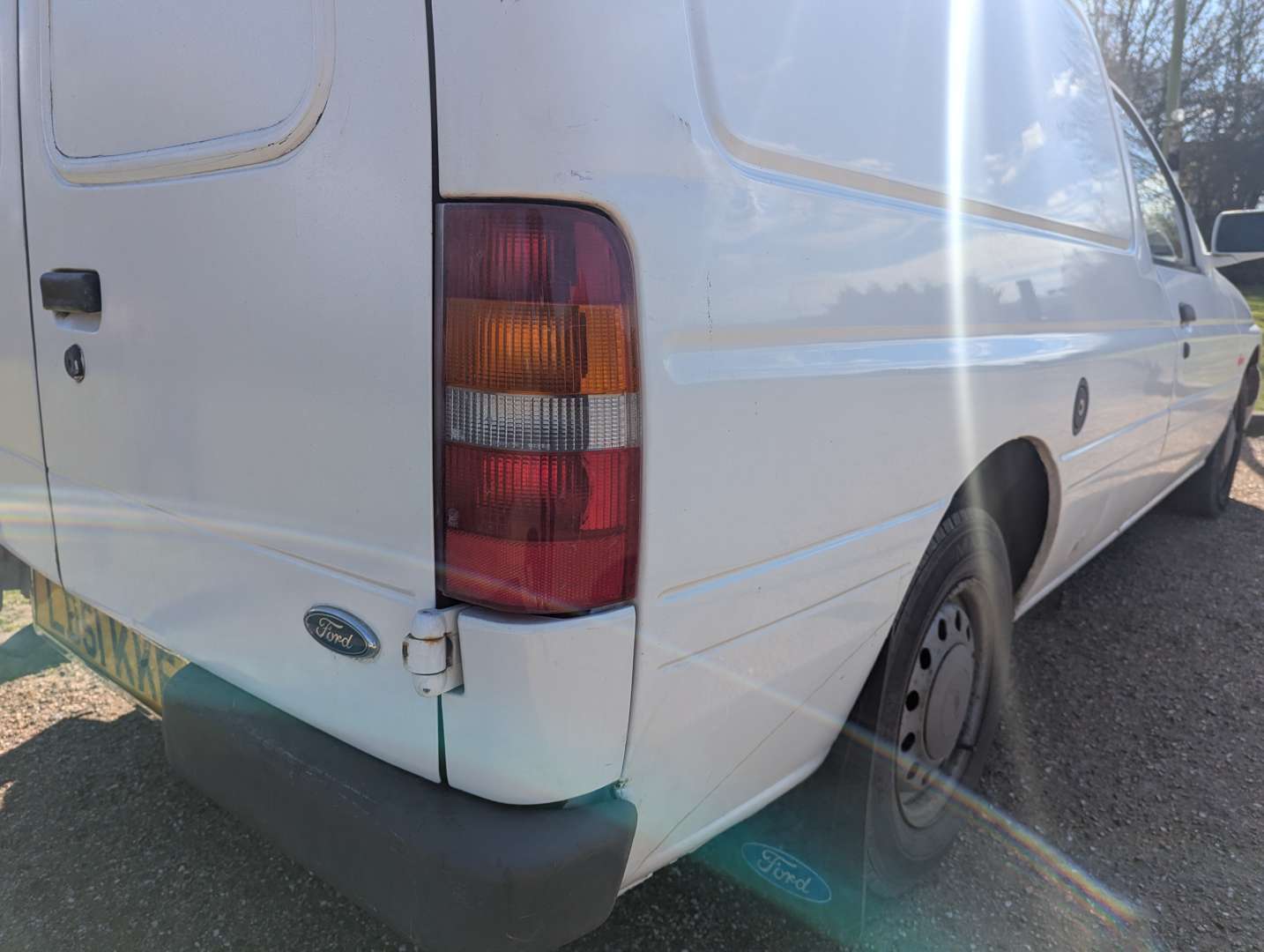 <p>2001 FORD ESCORT VAN 55D</p>