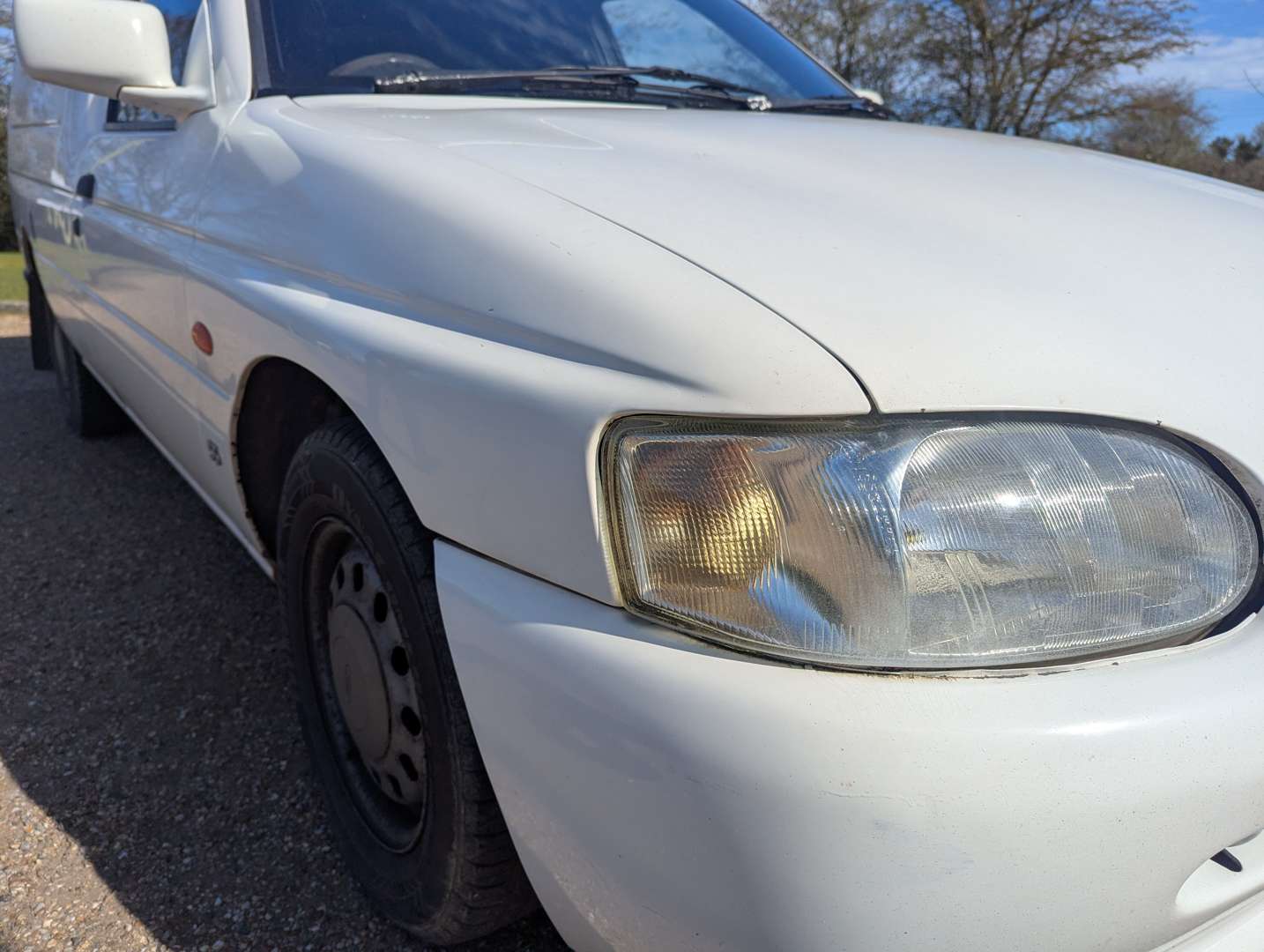 <p>2001 FORD ESCORT VAN 55D</p>